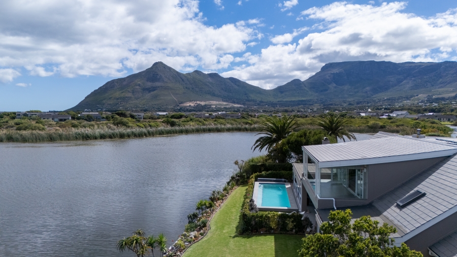 3 Bedroom Property for Sale in Lake Michelle Western Cape